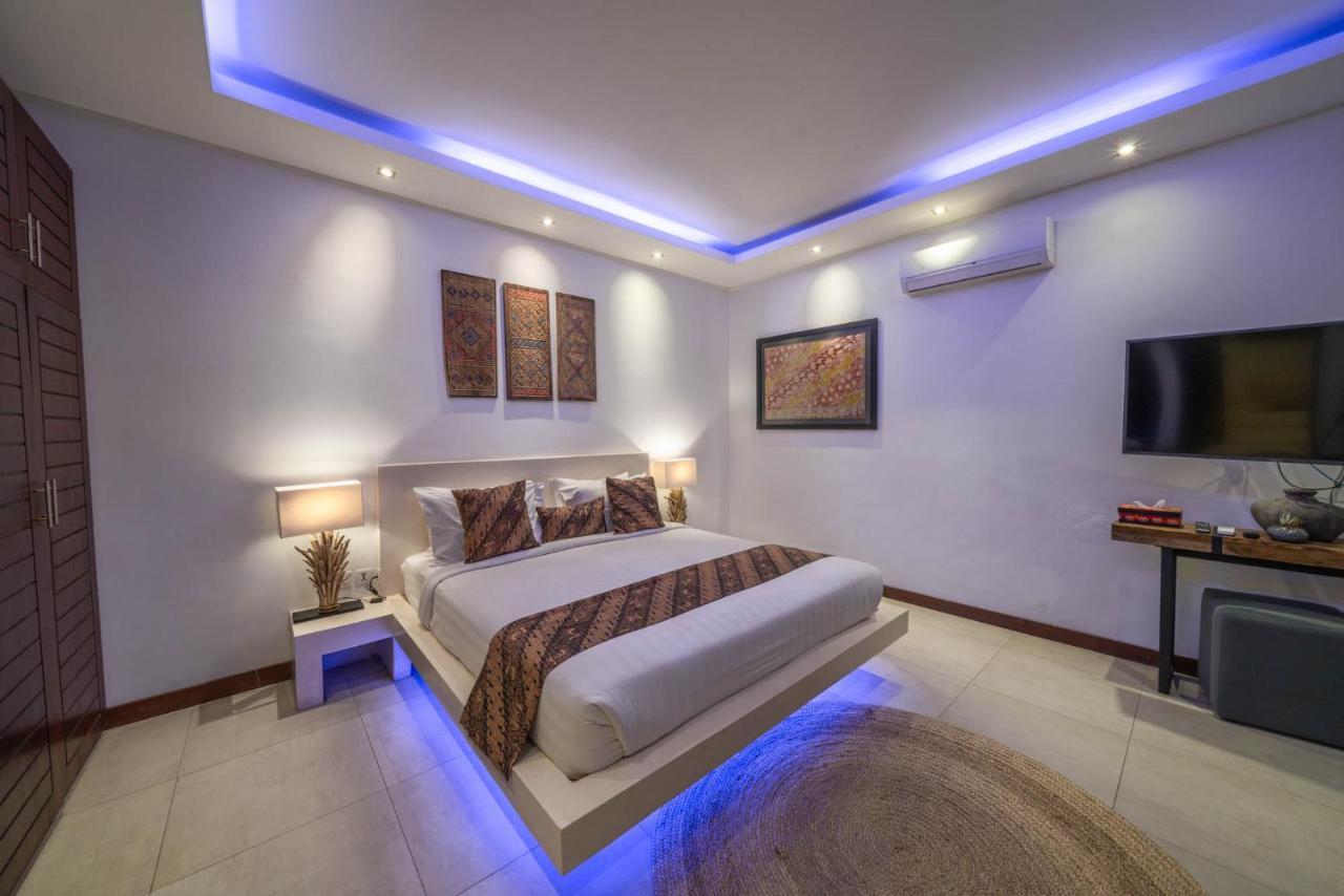 Villa Tira - Elegant 3Br In Central Seminyak 외부 사진