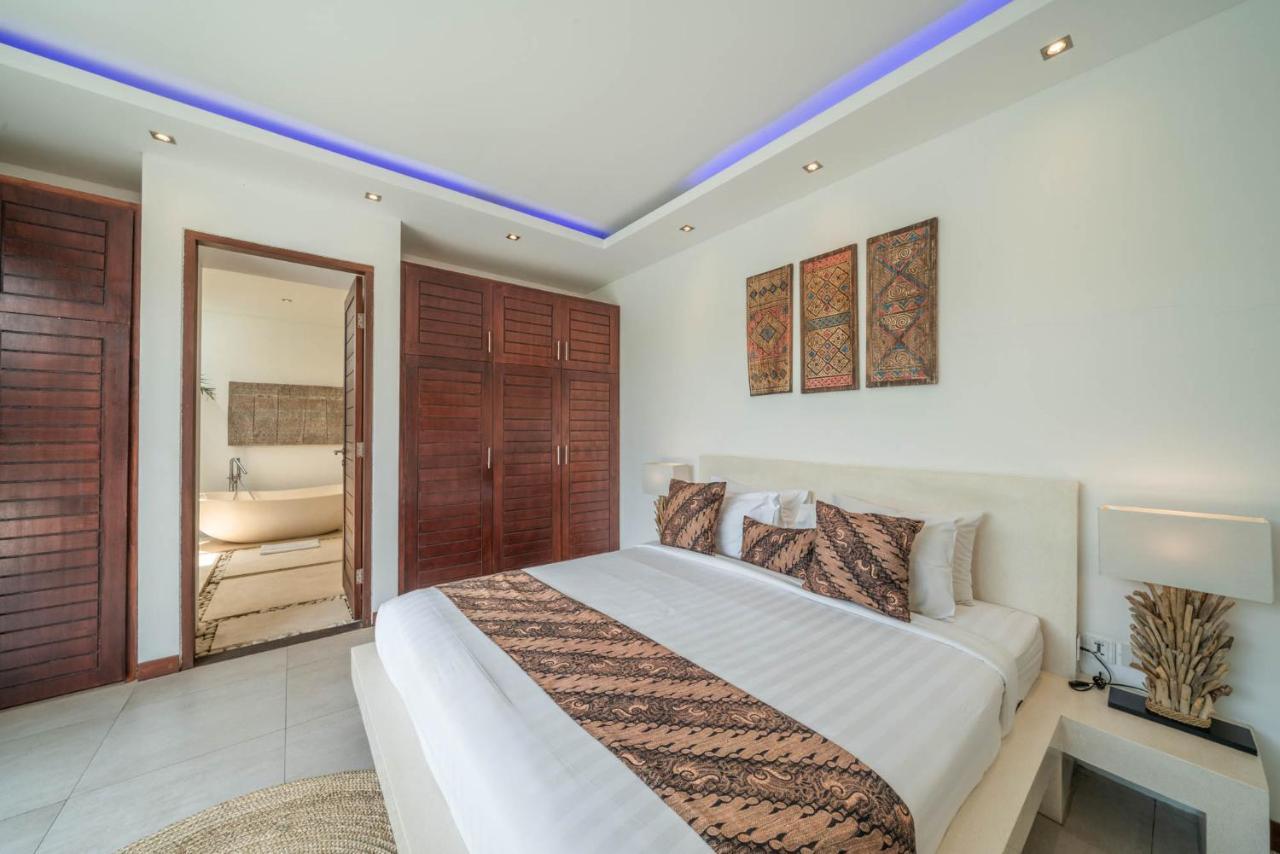Villa Tira - Elegant 3Br In Central Seminyak 외부 사진