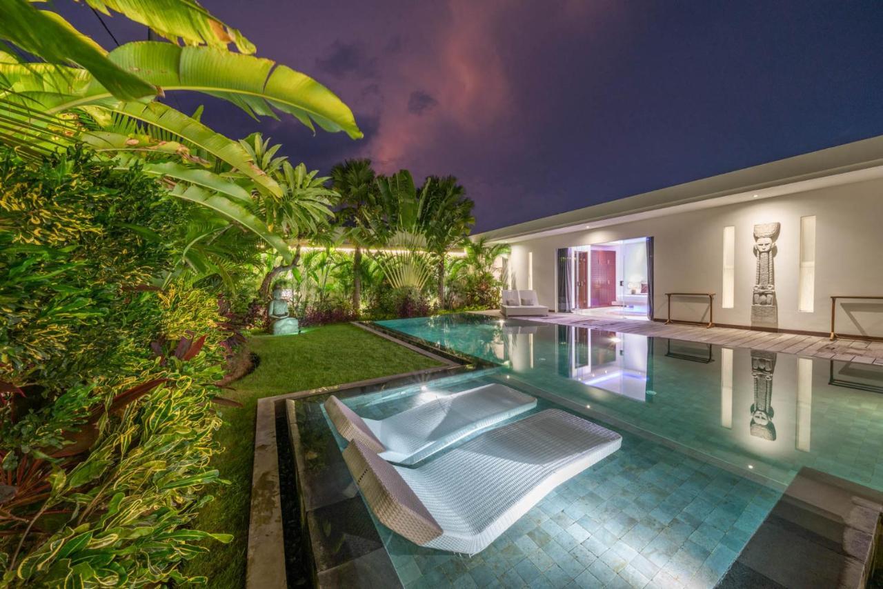 Villa Tira - Elegant 3Br In Central Seminyak 외부 사진