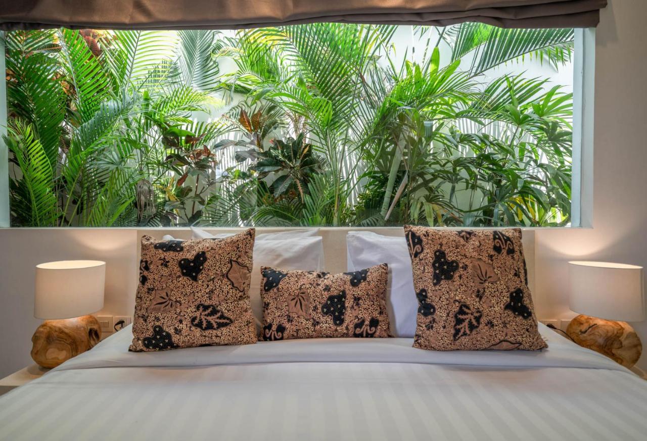 Villa Tira - Elegant 3Br In Central Seminyak 외부 사진